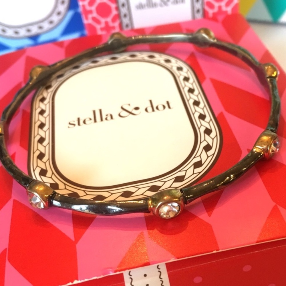 :: Stella & Dot Vintage Harlow Bracelet - Picture 8 of 10